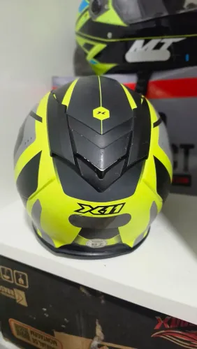 Capacete x11 58