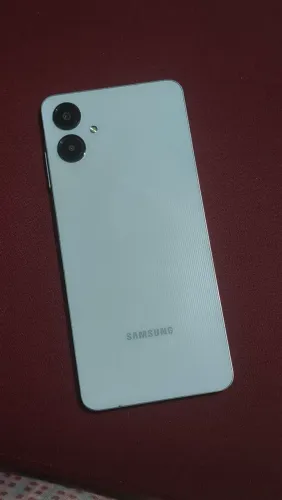 Samsung Galaxy A06 128GB Usado R$ 400<br>