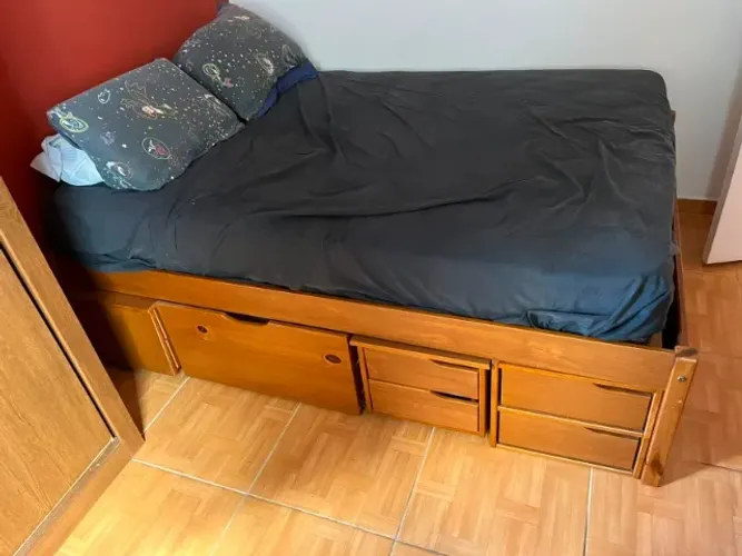 Cama Casal com Nichos