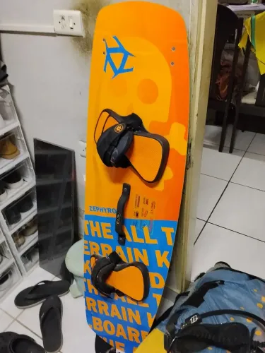 Kite completo modelo Mormaii / trapézio dakine/ prancha zephyro /nova usada duas vezes