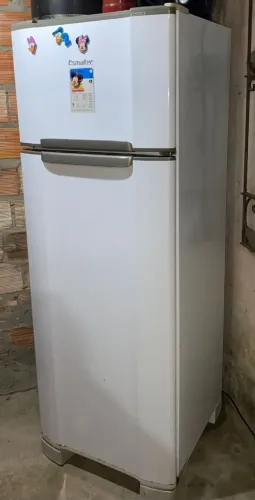 Vende-se geladeira Esmaltec