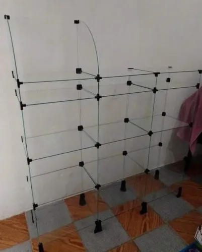 Balcão de vidro com caixa 