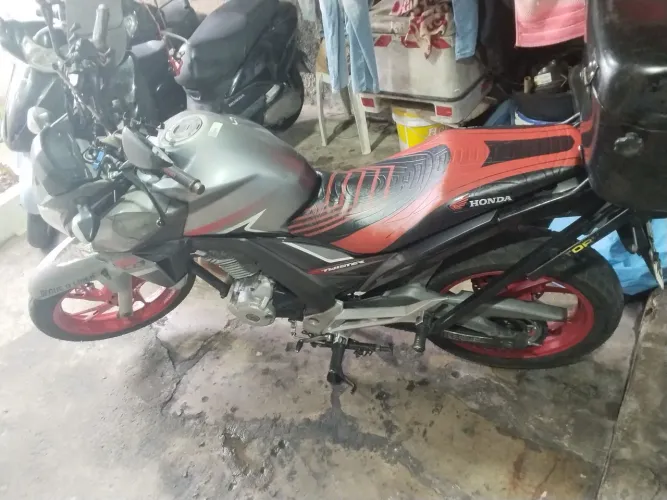 Vende-se CB 250f Twister 2018 R$14.500