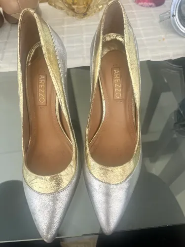 Vendo sapatos da Arezzo números 36 e 37