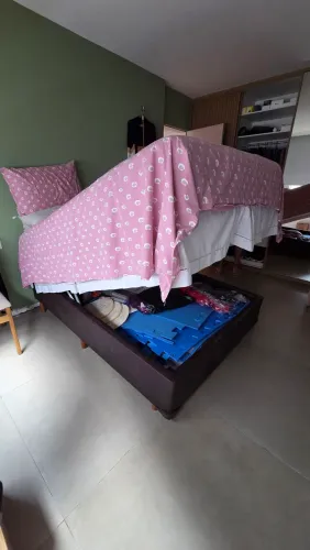 VENDO CAMA CASAL BOX-BAÚ COM COLCHÃO MARCA FLOW
