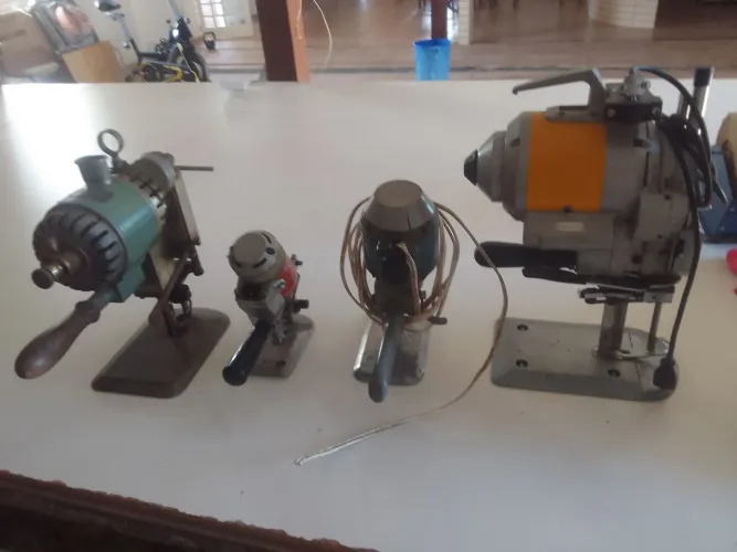 Máquina de cortar tecido