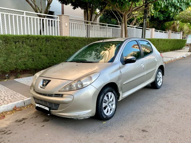 Peugeot 207 XR 1.4 Flex 8V 5P 2013