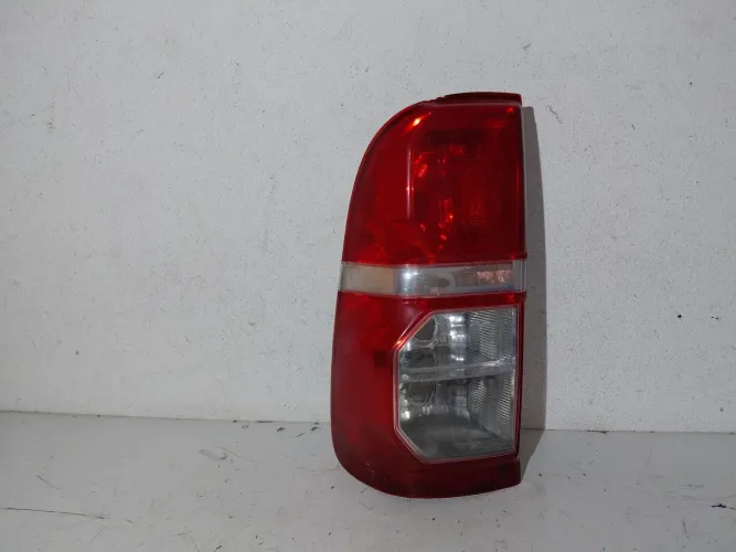 Lanterna traseira Hilux 2012/2015 esquerda  COM DETALHE 