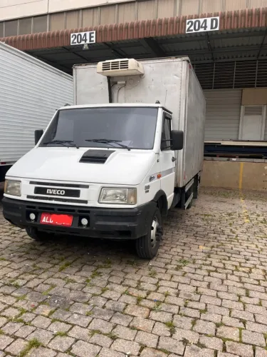 Iveco Daily 49.12 Refrigerado e Agregado
