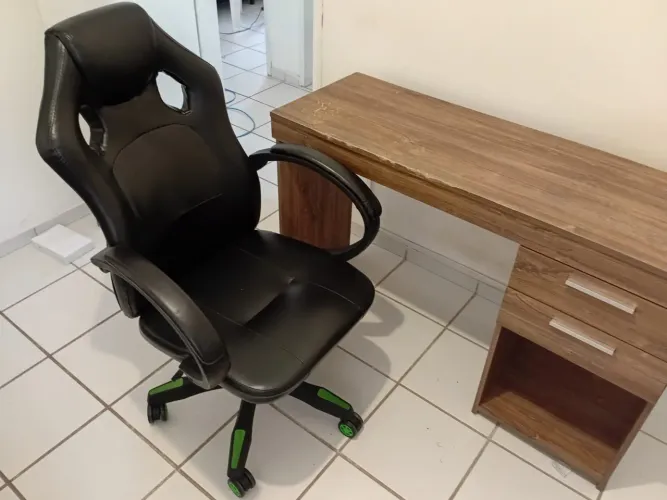 Cadeira Gamer em excelente estado de conservação. Motivo venda: mudança para Manaus