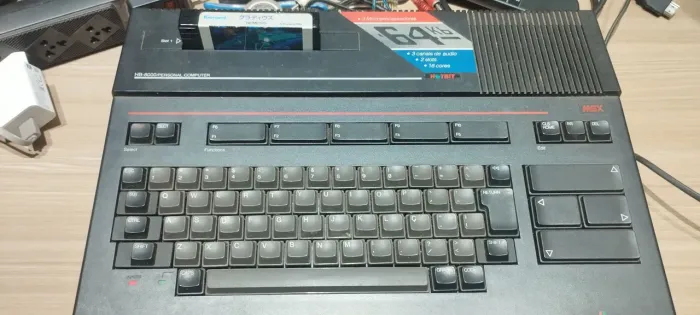MSX 1.0 Sharp Hotbit Preto completo sem jogos