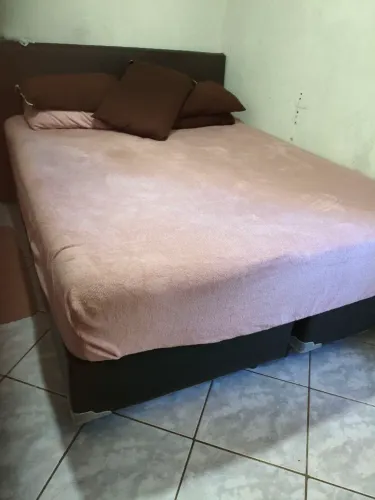 Vende-se cama box casal Queen D45