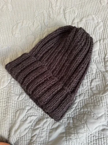 Gorro unissex de tricô em ótimo estado