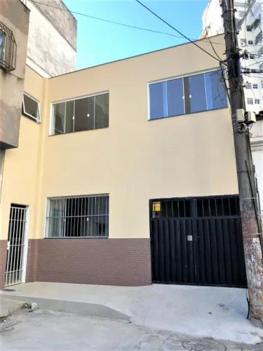 Vendo Casa no Centro de Vitória com 140m², dois Pavimentos e garagem - R$ 490.000,00