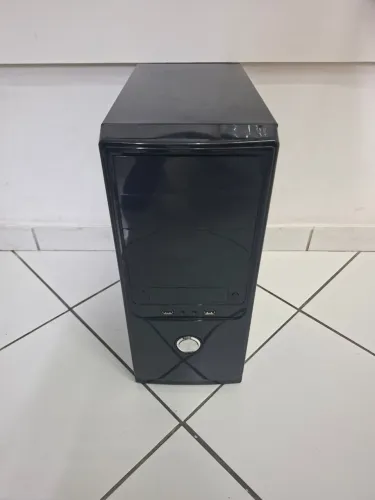Computador Desktop com Windows 11