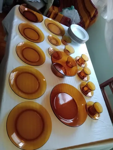 Jogo de louças Duratex  e porcelana