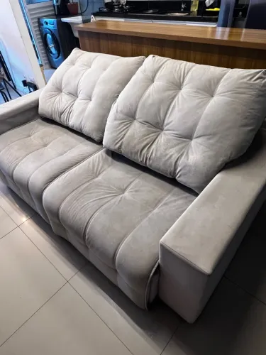 Sofá retrátil - limpo e em perfeito estado