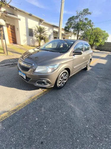 Chevrolet Onix Hatch LTZ 1.4 8V Flex Power Mec. 4P 2015