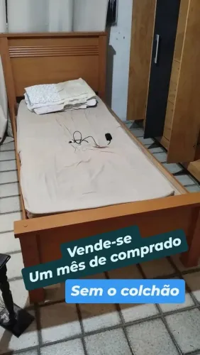 Cama e guarda roupa