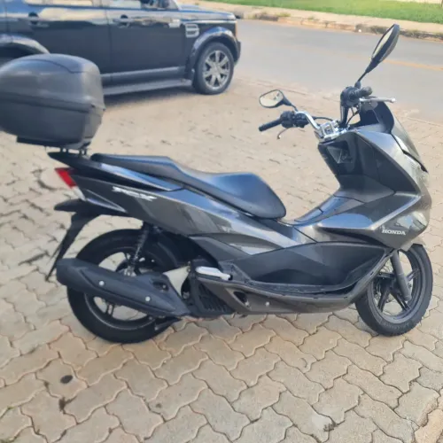 Vendo PCX 2017 ac troca mais inf *