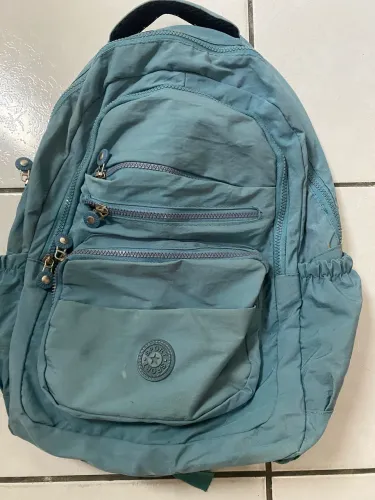 Mochila azul Sport em ótimo estado