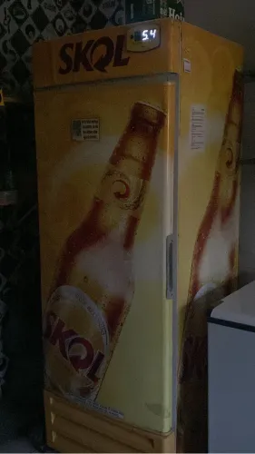 Cervejeira grande adesivada Ambev