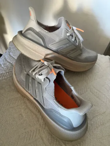 Vendo adidas ultraboost n 38 usado pouquíssimo