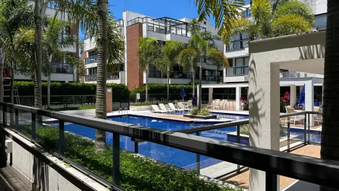 Apt. Garden totalmente mobiliado, com jardim e piscina privativos, 2 qts, sala, Splits nos