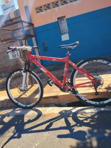 Bike GT Max vermelha -Top, pronta pra uso