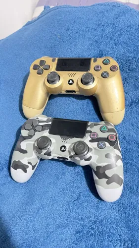 Controles de Plastation 4 no estado