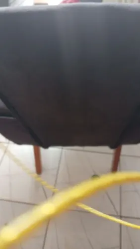 Vendo 2 poltronas pretas por 1200 valor pode ser negociado