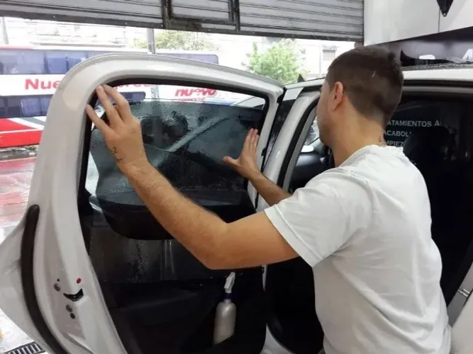 Aplicador de película automotiva profissional (com experiência) 