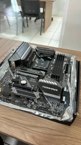 PLACA-MÃE MAG B550 TOMAHAWK