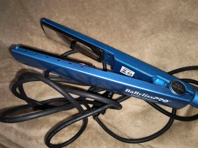 Prancha Babyliss Pro Nano Titanium original , usada poucas vezes. $ 450,00