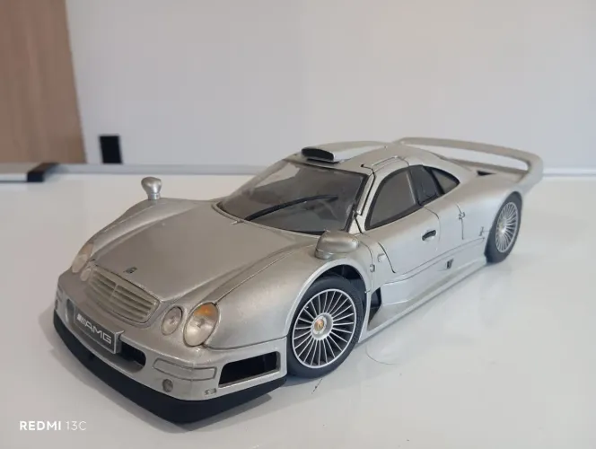Miniatura Mercedes-Benz CLK GTR AMG - Maisto - escala 1/18