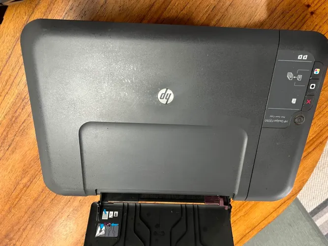 Vendo impressora HP DeskJet F2050 em perfeito estado de funcionamento