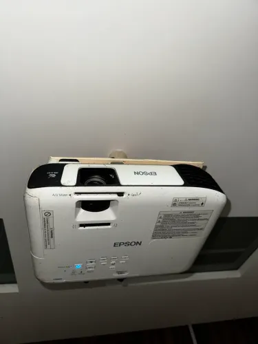 Projetor Epson PowerLite S41+ ? 3.300 lúmens