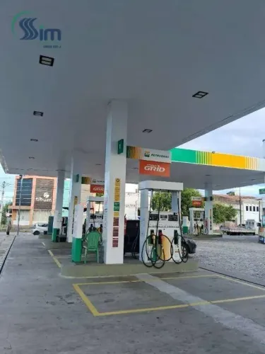 Parte Superior em Posto de Combustível para alugar, 172 m² por R$ 6.880,00/mês - Montese -