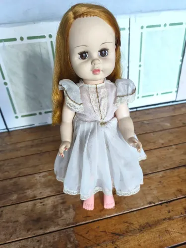 Boneca antiga Senhorinha