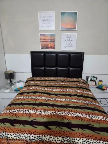 Cama solteirão com colchão e cabeceira