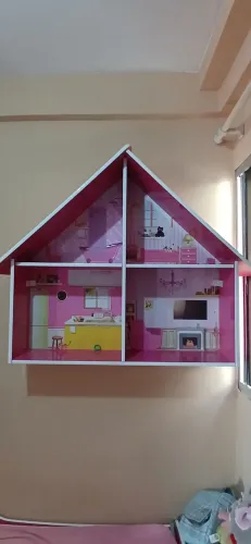 Cama infantil Rosa com cabeceira de casinha.