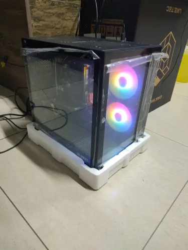CPU i7 com 8 gigas e placa de vídeo de 1 gig