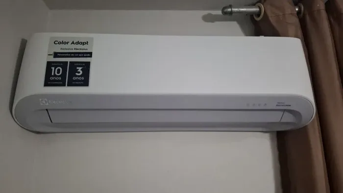 Ar-condicionado Electrolux 12000BTUs instalado, mas nunca foi usado. Só testado R$1.700,00