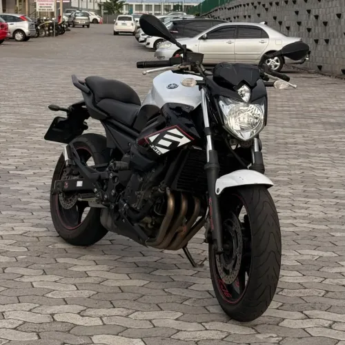 Yamaha XJ6 N 2015