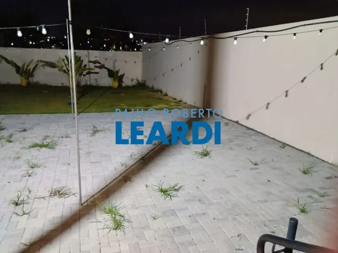 Casa com 1 Quarto(s) e 2 banheiro(s) para Alugar, 120 m² por R$ 5500 / Mês