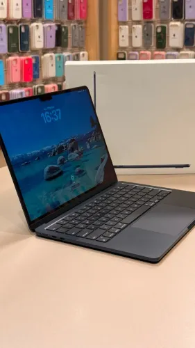 MacBook Air M2 Midnight 16GB RAM 256GB | Garantia Apple 11 Meses | Retirada na Loja Física