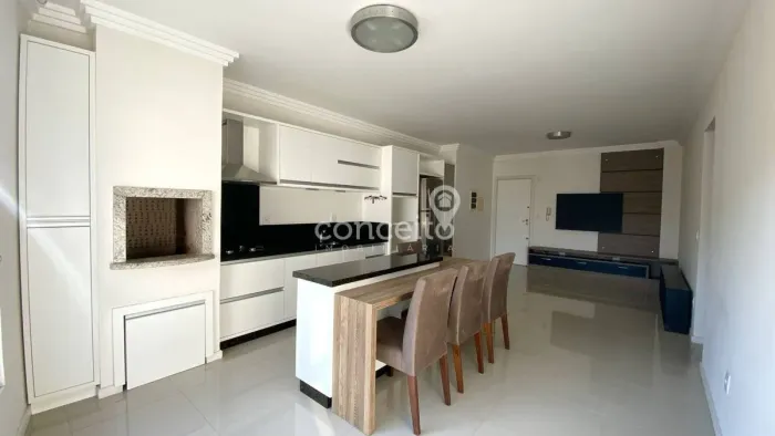 Apartamento Mobiliado com 2 Suítes na Vila Nova!