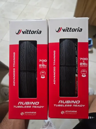 Par Pneu Vittoria Rubino Tubeless 28mm Speed