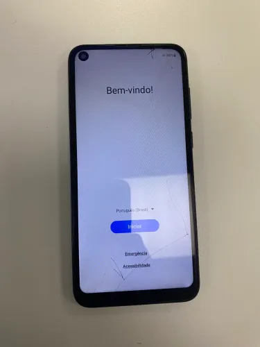 Galaxy A11- 64gb - funcionando perfeitamente, tela trincada.