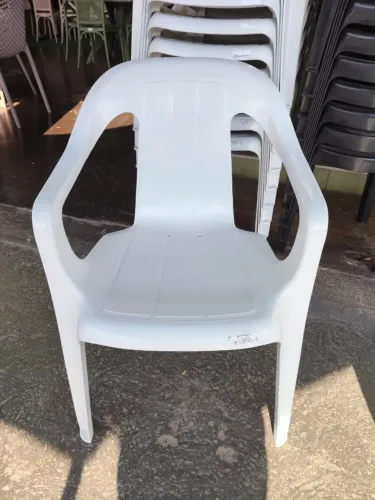 Poltrona Spazzio  plástico branco